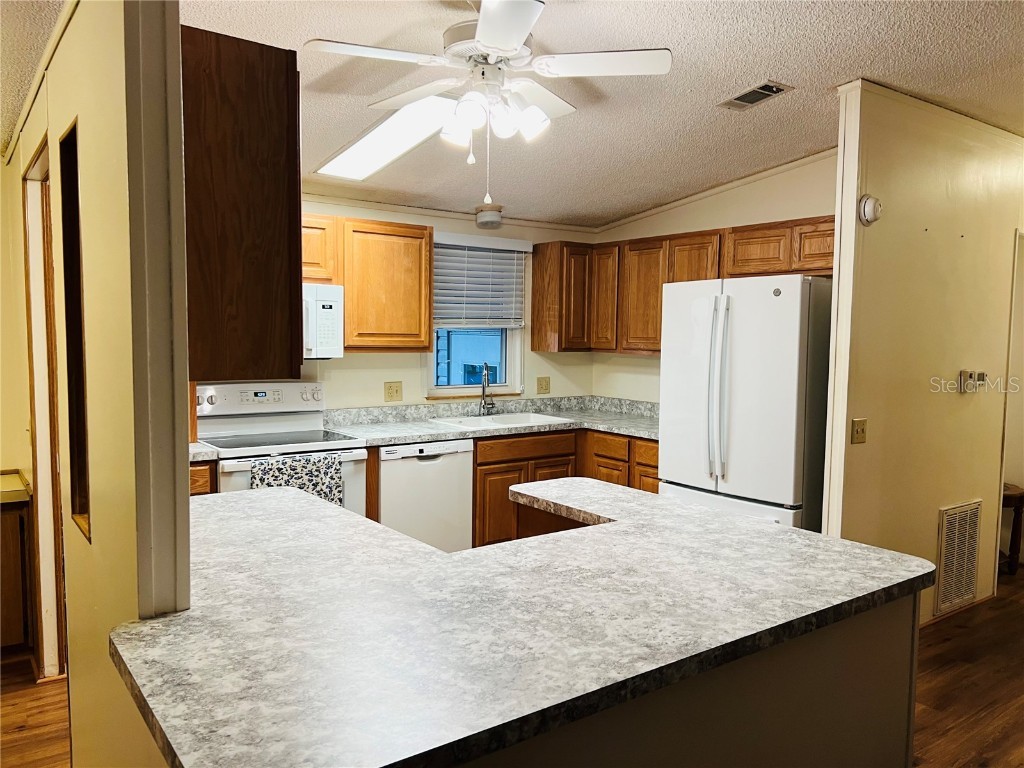 1565 Apache Circle Tavares FL 32778 FC313063 image8