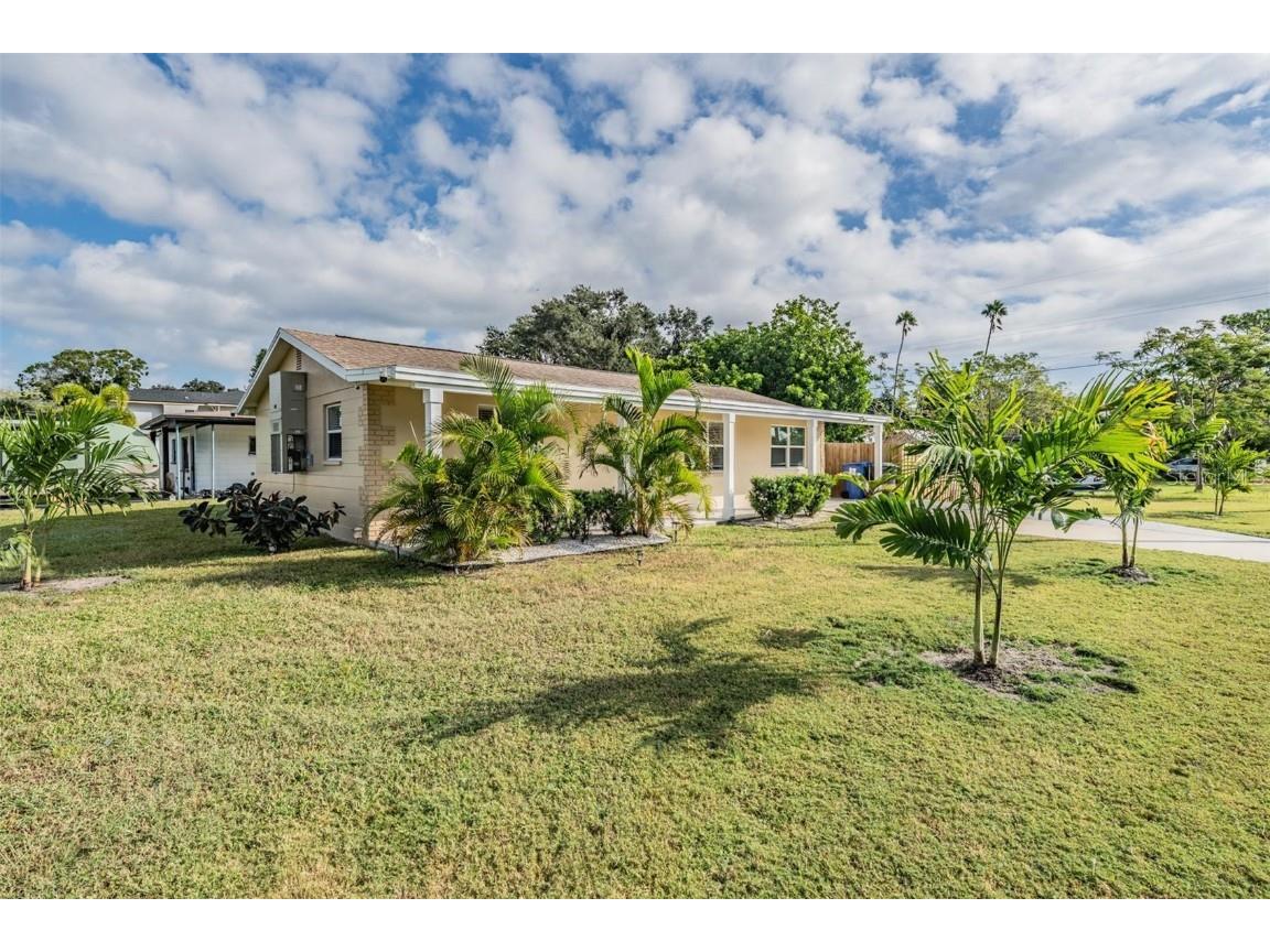 1565 Connecticut Avenue NE Saint Petersburg FL 33703 TB8441599 image1