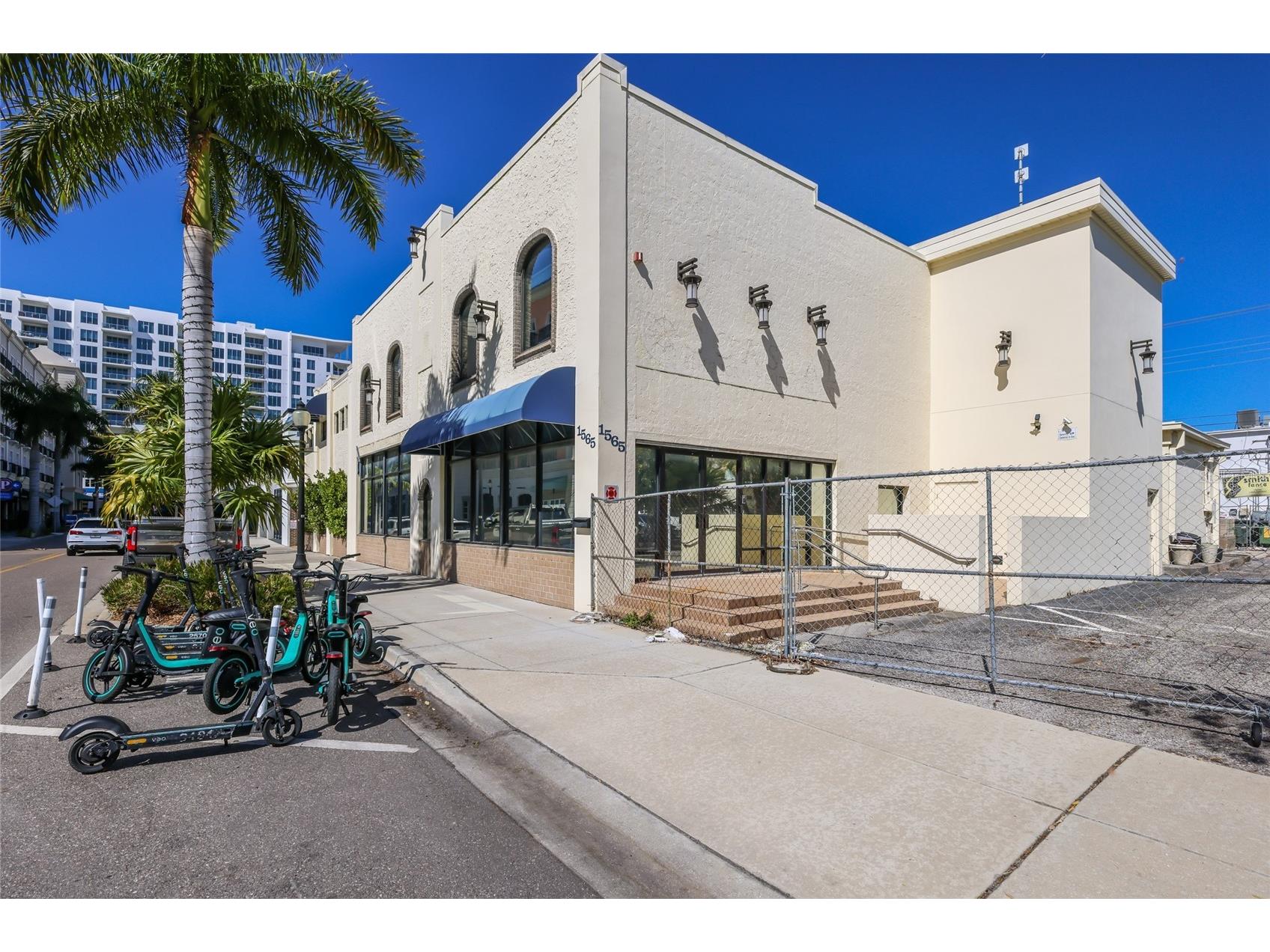 1565 State Street Sarasota FL 34236 A4683759 image1