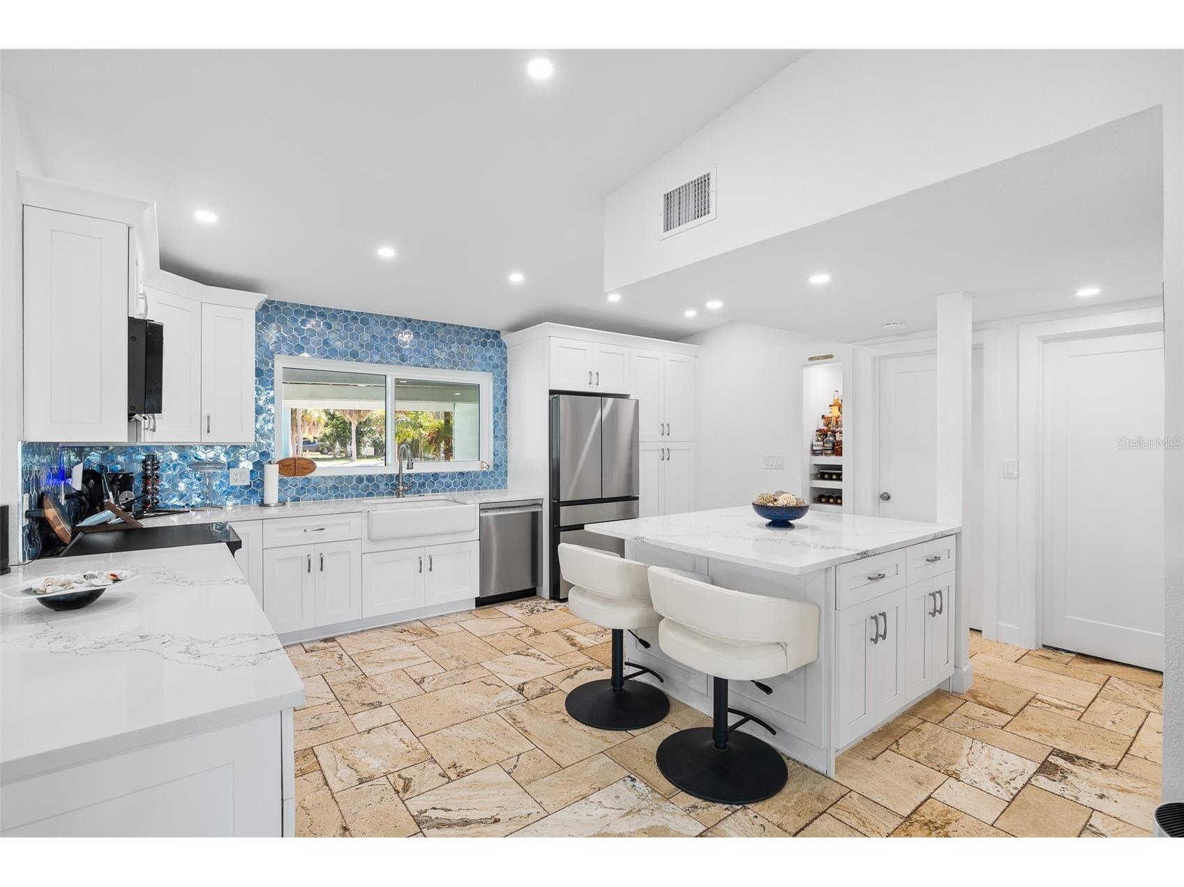 1567 Delaware Avenue NE Saint Petersburg FL 33703 - BUTTERFLY LAKE TB8489594 image14