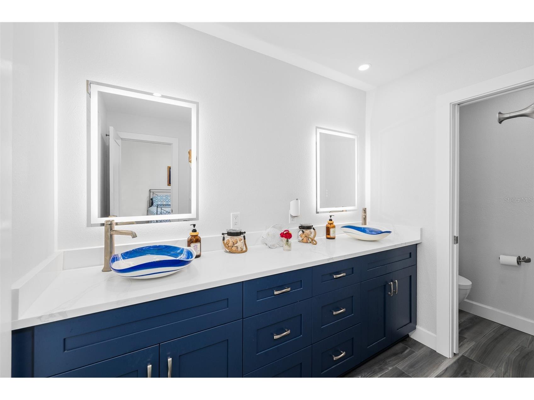 1567 Delaware Avenue NE Saint Petersburg FL 33703 - BUTTERFLY LAKE TB8489594 image23