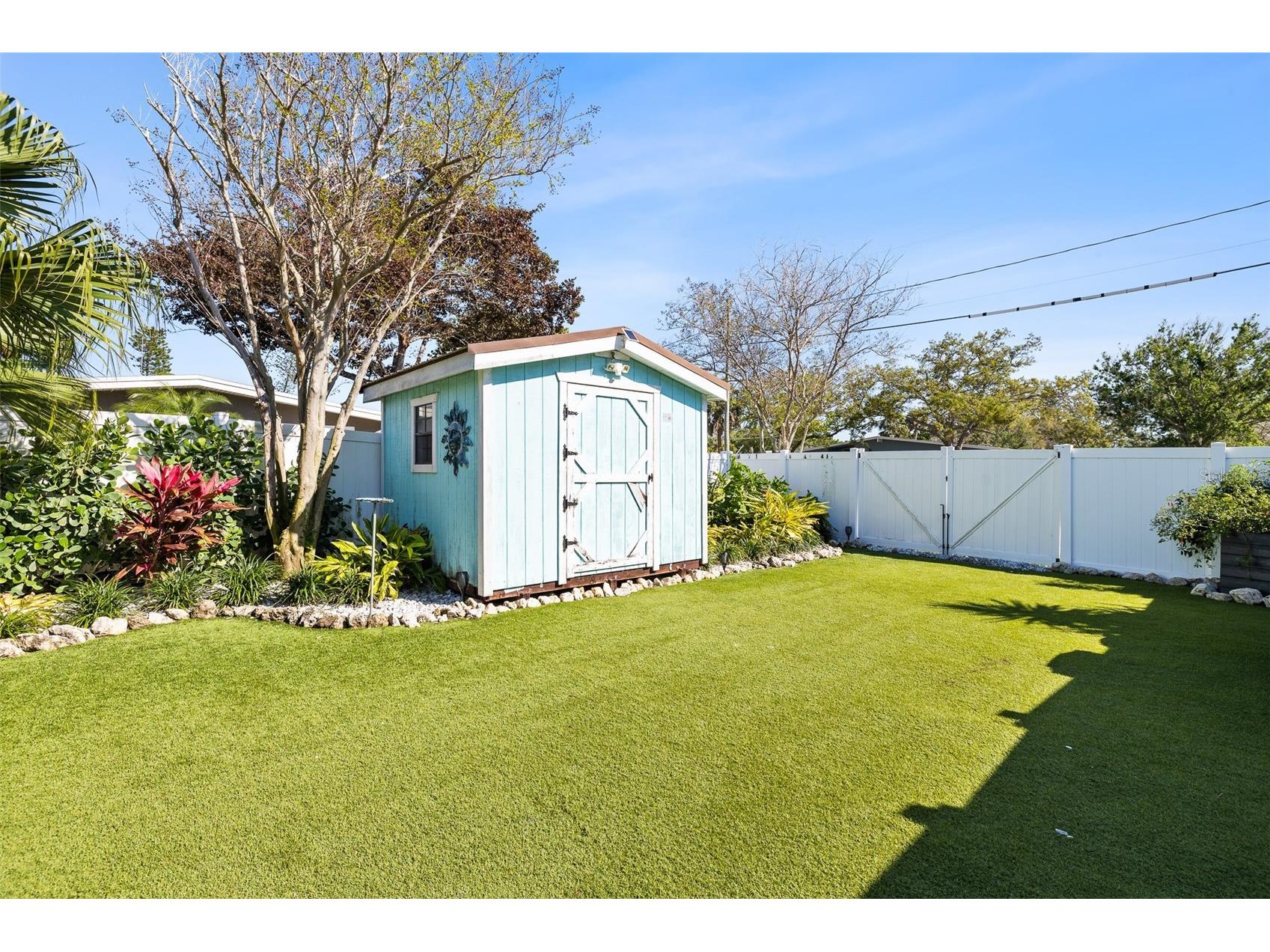 1567 Delaware Avenue NE Saint Petersburg FL 33703 - BUTTERFLY LAKE TB8489594 image32