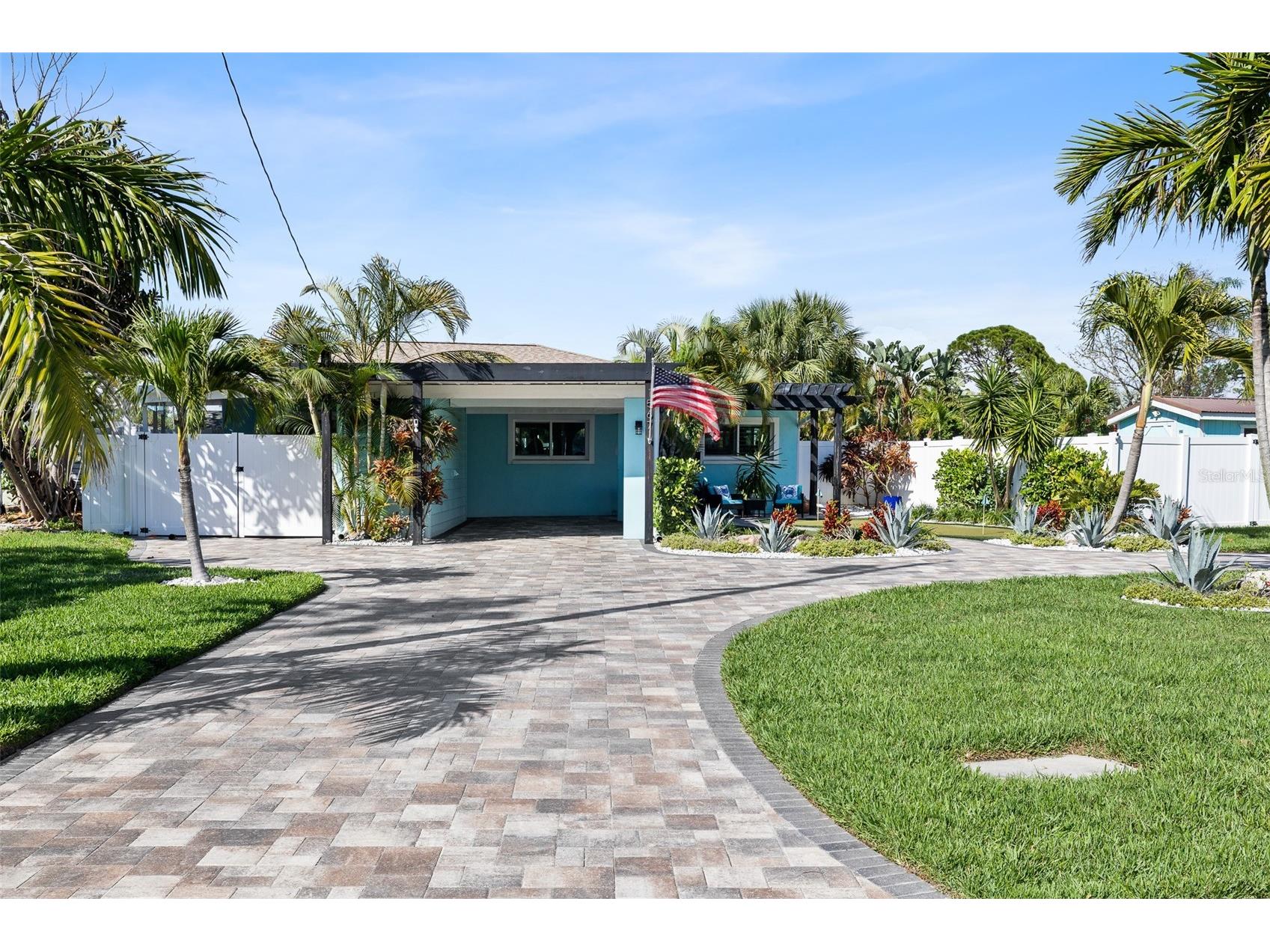 1567 Delaware Avenue NE Saint Petersburg FL 33703 - BUTTERFLY LAKE TB8489594 image4