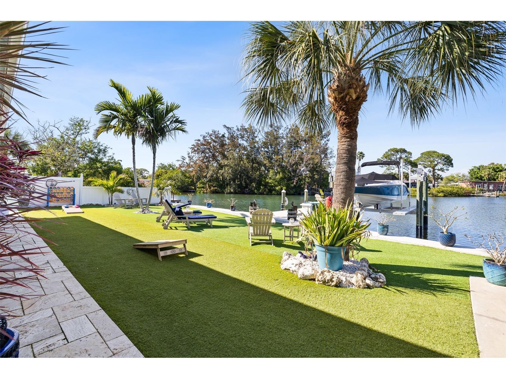 1567 Delaware Avenue NE Saint Petersburg FL 33703 - BUTTERFLY LAKE TB8489594 image43