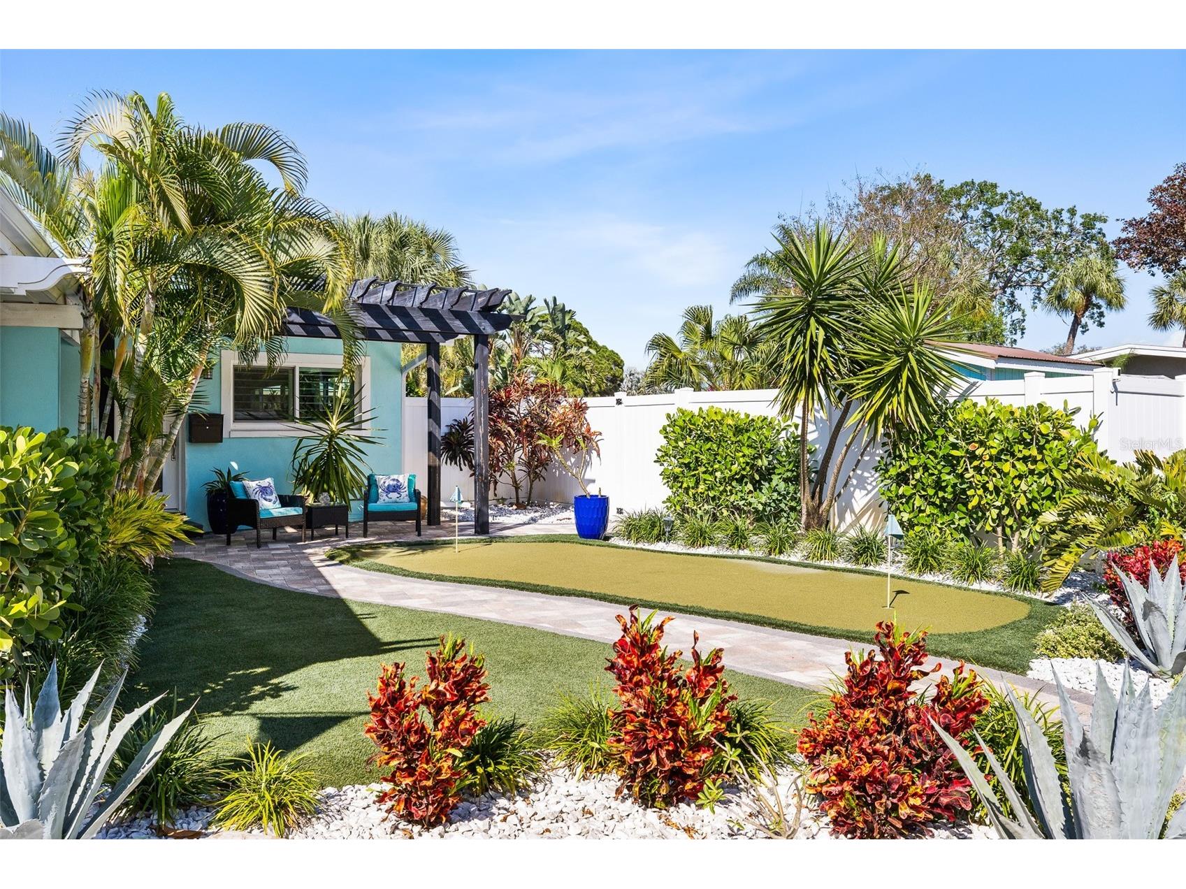 1567 Delaware Avenue NE Saint Petersburg FL 33703 - BUTTERFLY LAKE TB8489594 image5