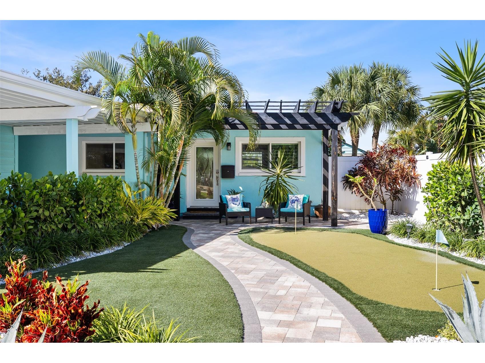 1567 Delaware Avenue NE Saint Petersburg FL 33703 - BUTTERFLY LAKE TB8489594 image6