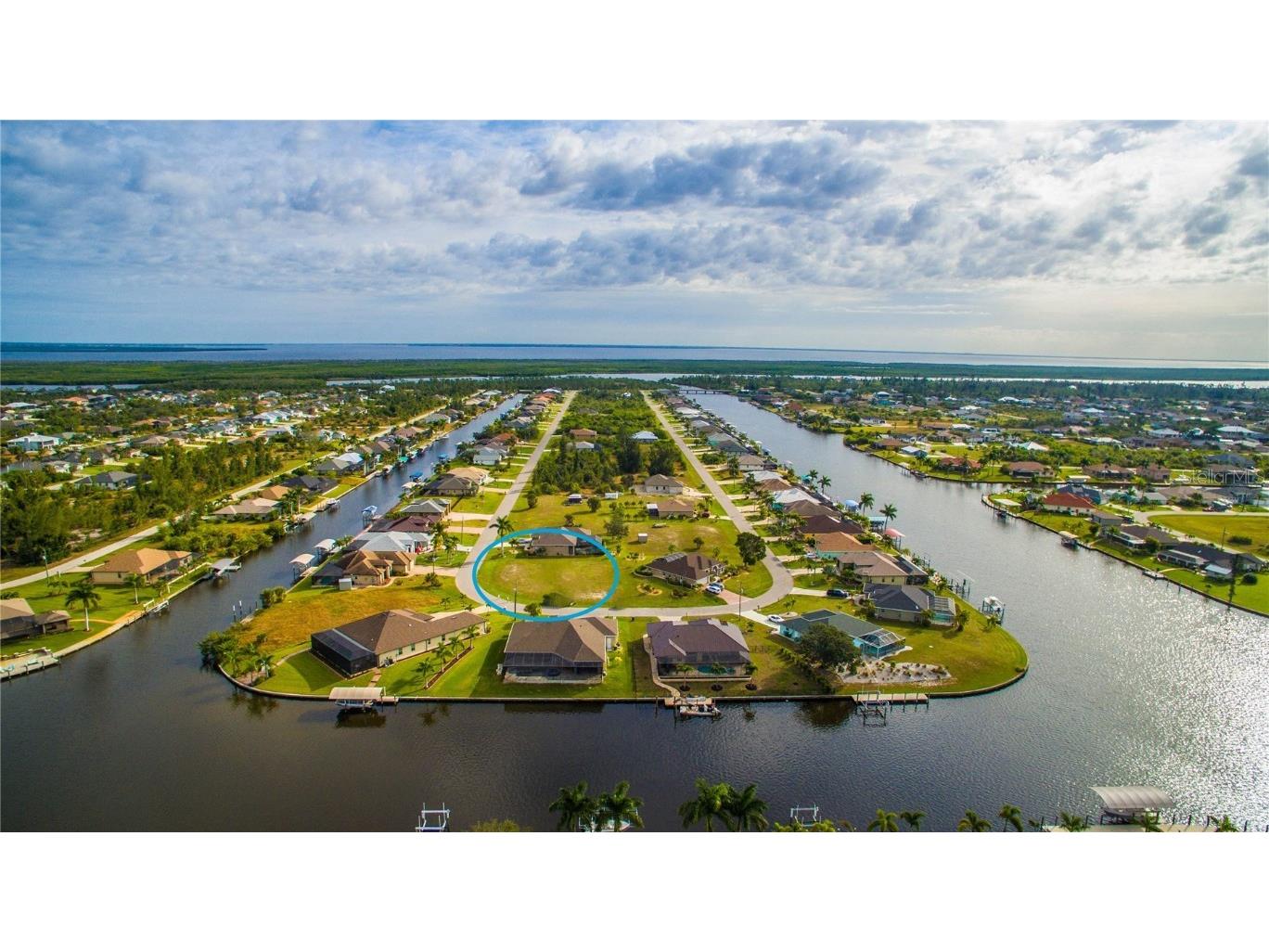 15677 Aqua Circle Port Charlotte FL 33981 - AQUA AND ZEPHYR WATERWAYS D6133763 image1