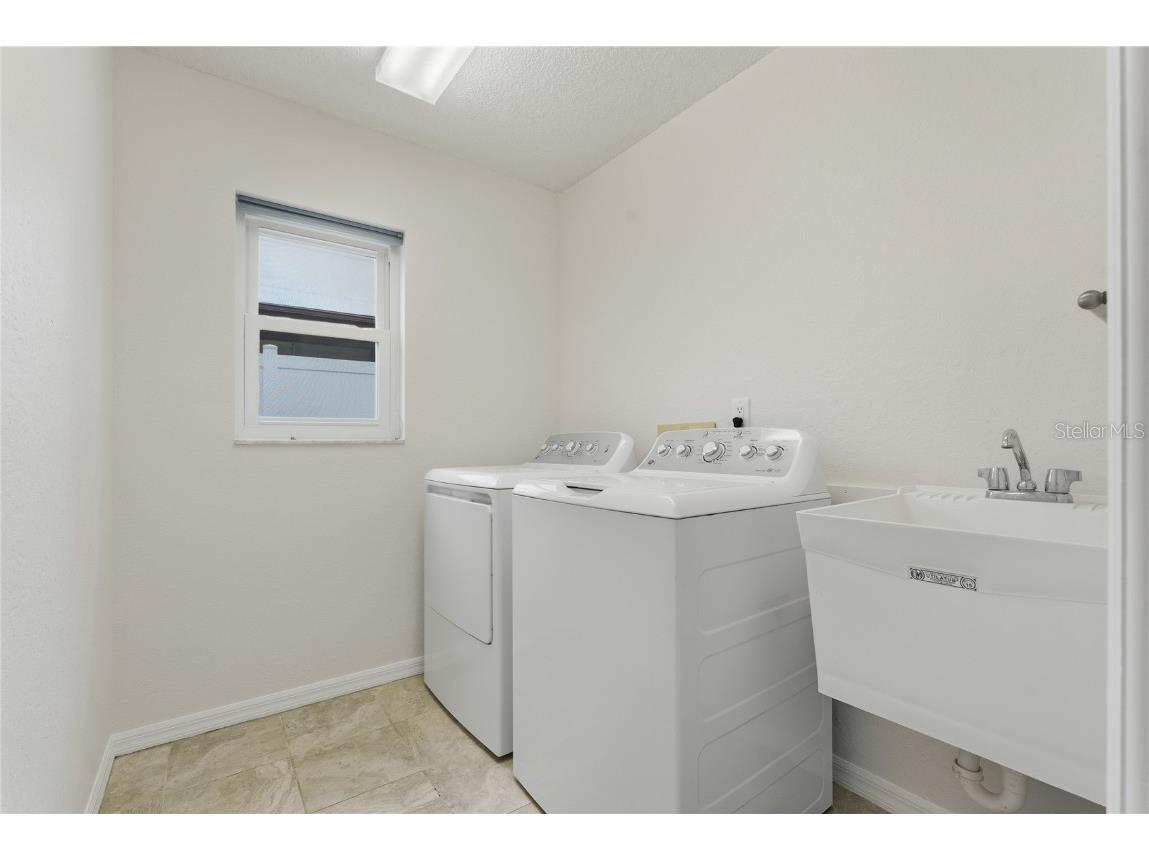 1569 Burnham Lane Dunedin FL 34698 TB8433835 image41