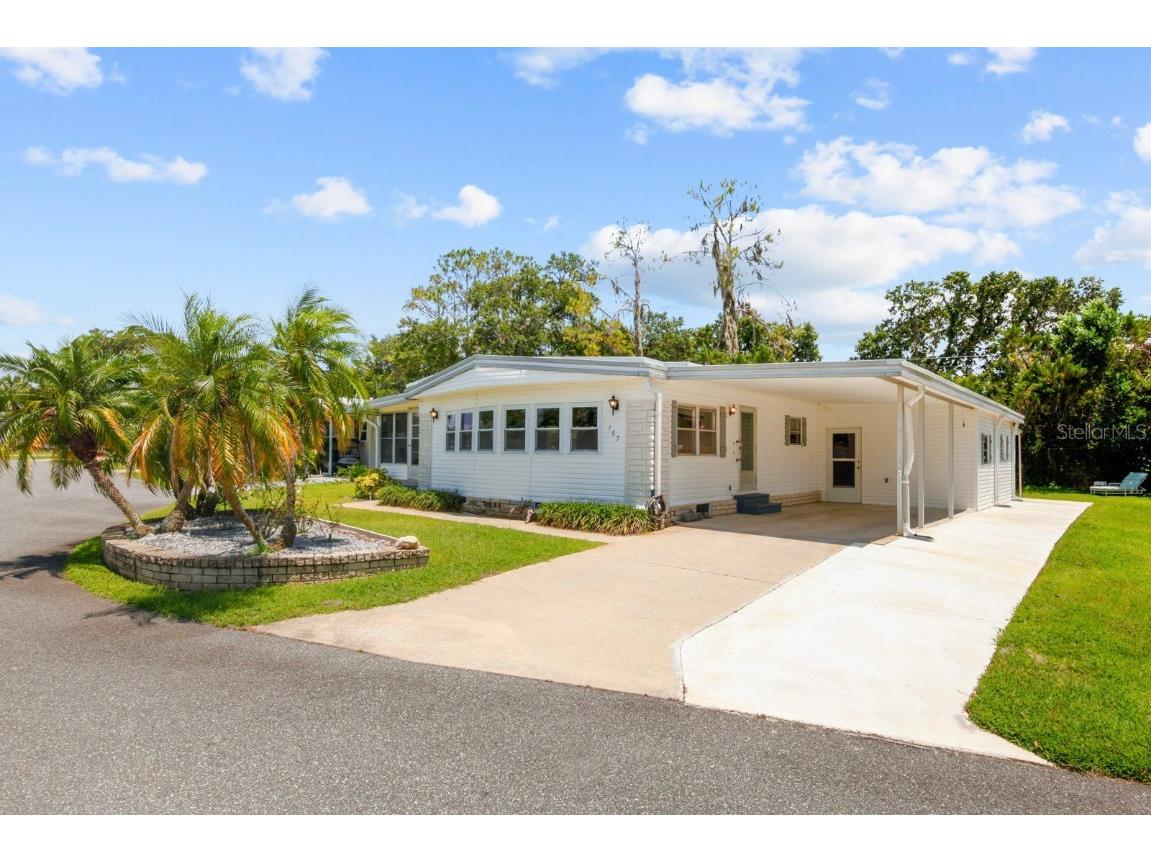 157 Bougainvillea Drive Leesburg FL 34748 - NEIGHBORHOOD ON HARRIS CHAIN O6121260 image1