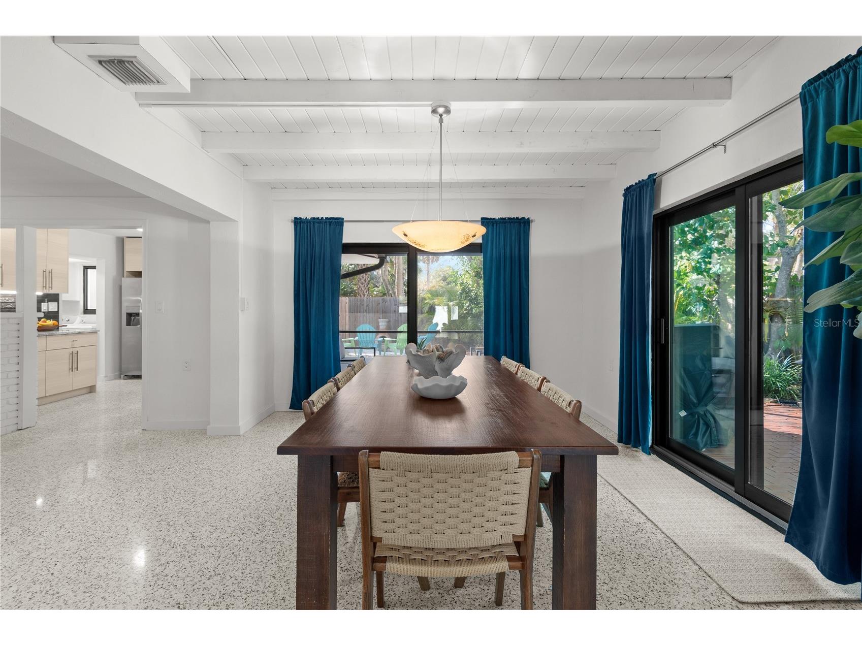 157 Garden Lane Sarasota FL 34242 A4685180 image17