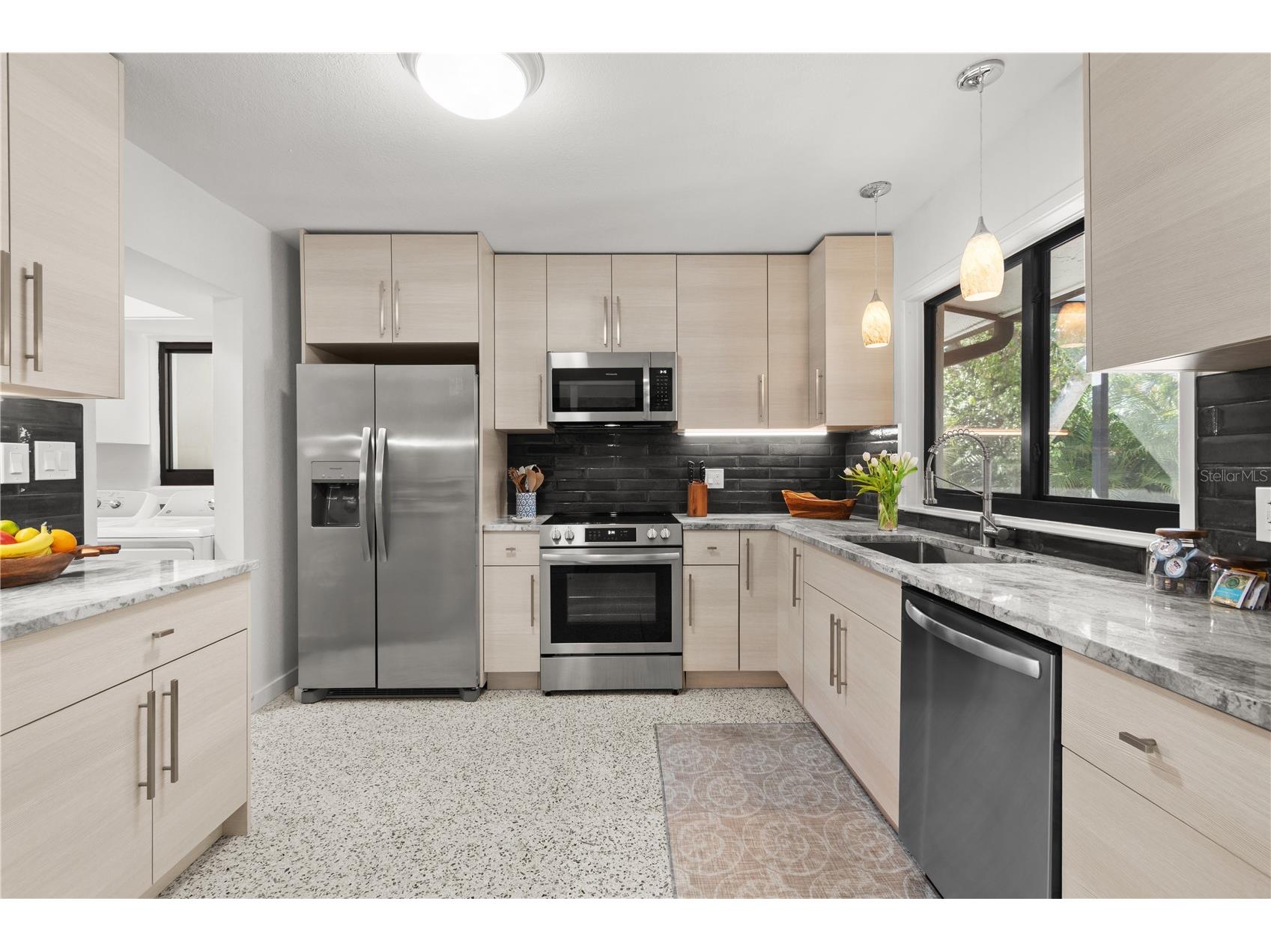 157 Garden Lane Sarasota FL 34242 A4685180 image21