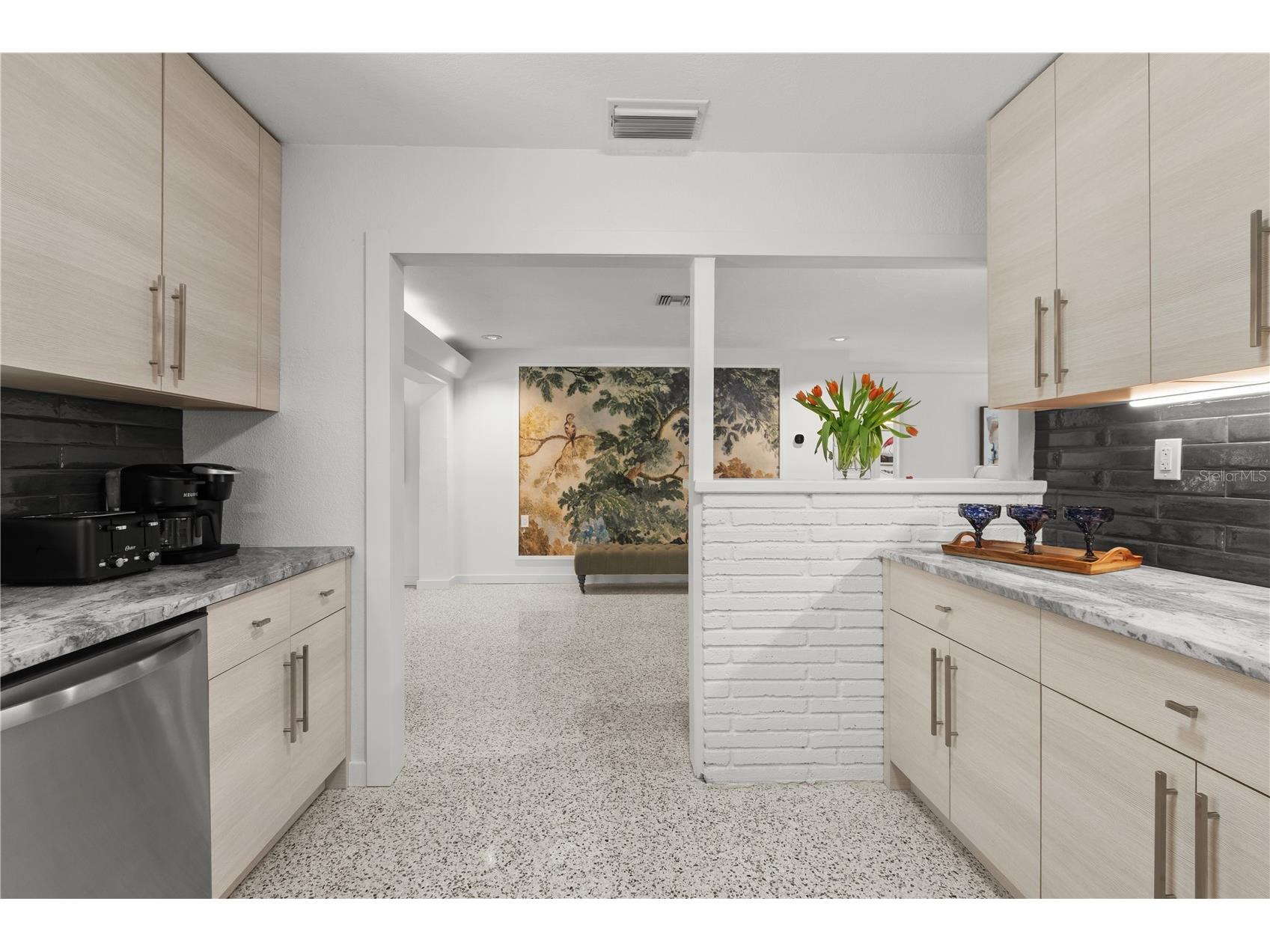 157 Garden Lane Sarasota FL 34242 A4685180 image23