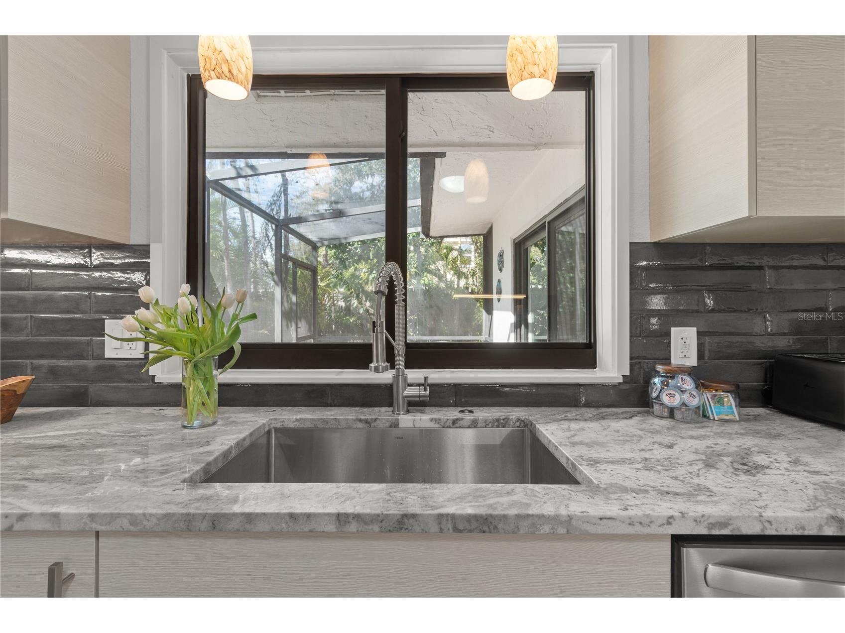 157 Garden Lane Sarasota FL 34242 A4685180 image24