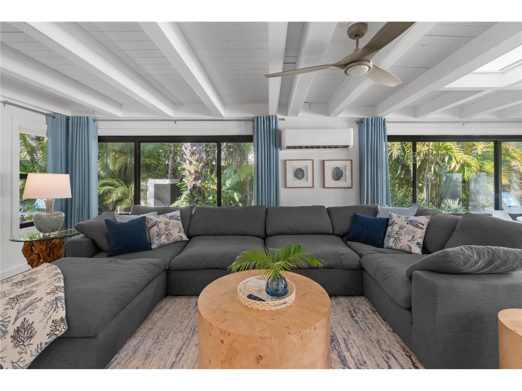 157 Garden Lane Sarasota FL 34242 A4685180 image29