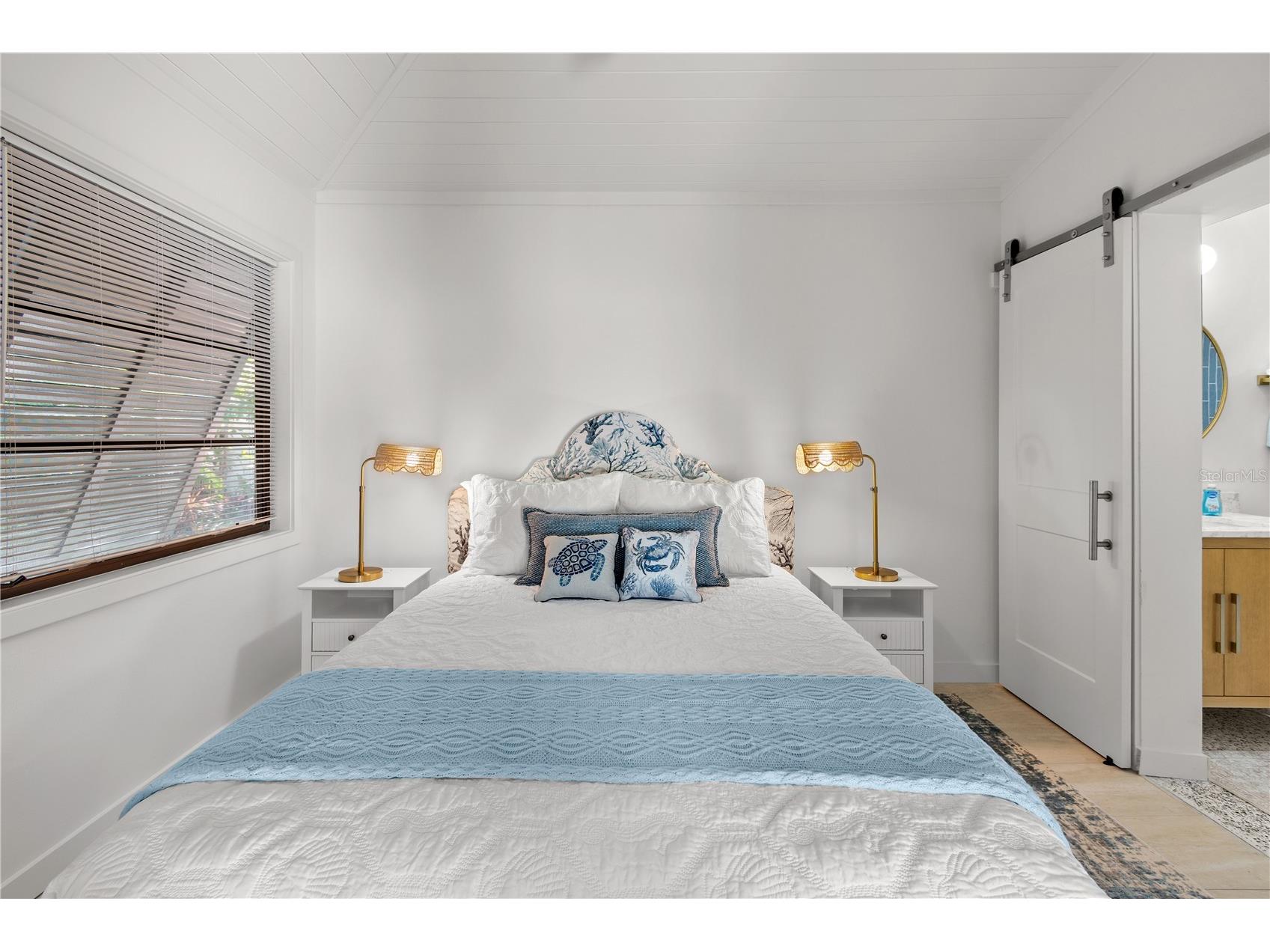 157 Garden Lane Sarasota FL 34242 A4685180 image36