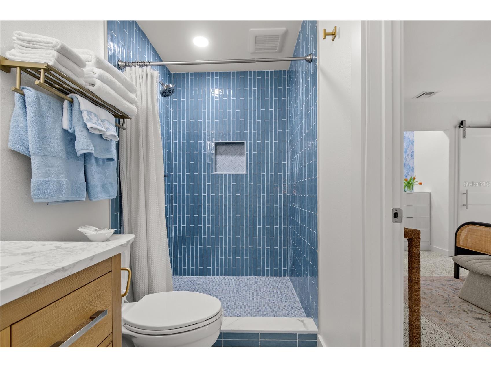 157 Garden Lane Sarasota FL 34242 A4685180 image38