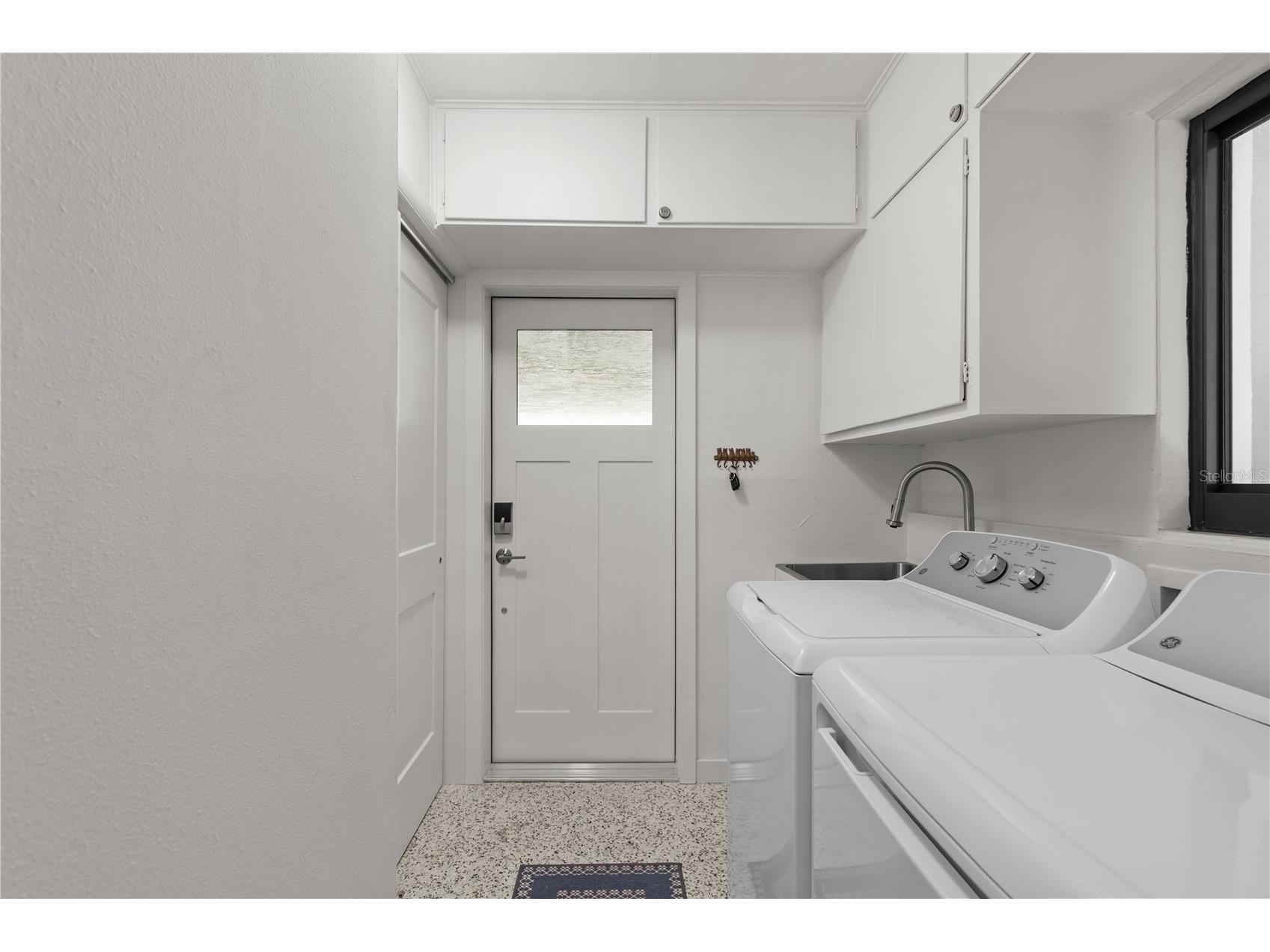 157 Garden Lane Sarasota FL 34242 A4685180 image52