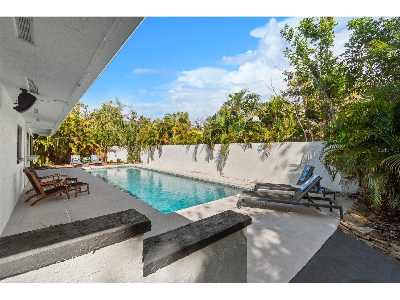 157 Garden Lane Sarasota FL 34242 A4685180 image55