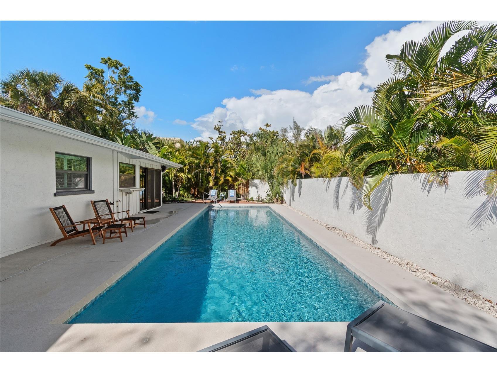 157 Garden Lane Sarasota FL 34242 A4685180 image56