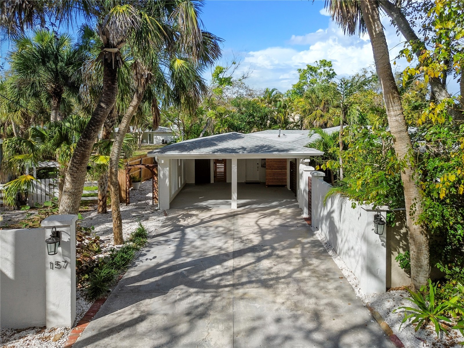 157 Garden Lane Sarasota FL 34242 A4685180 image6