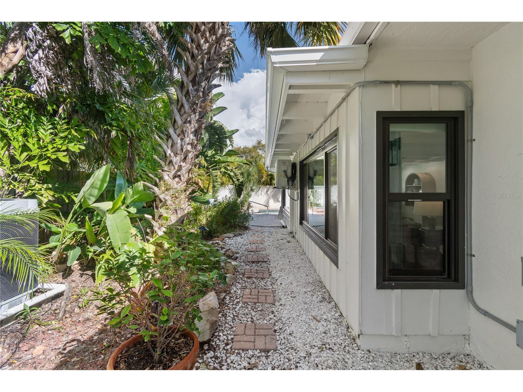 157 Garden Lane Sarasota FL 34242 A4685180 image64