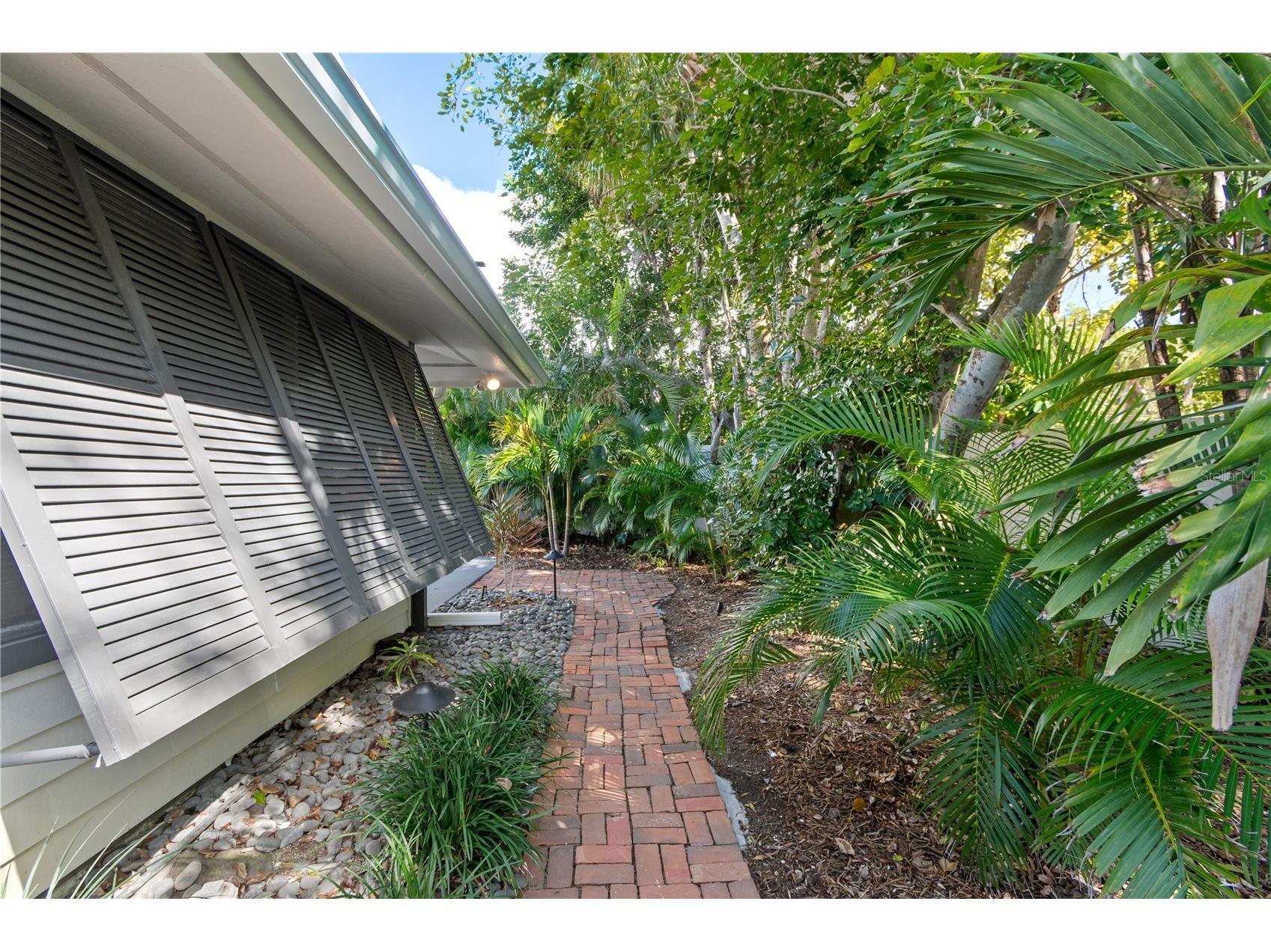 157 Garden Lane Sarasota FL 34242 A4685180 image66