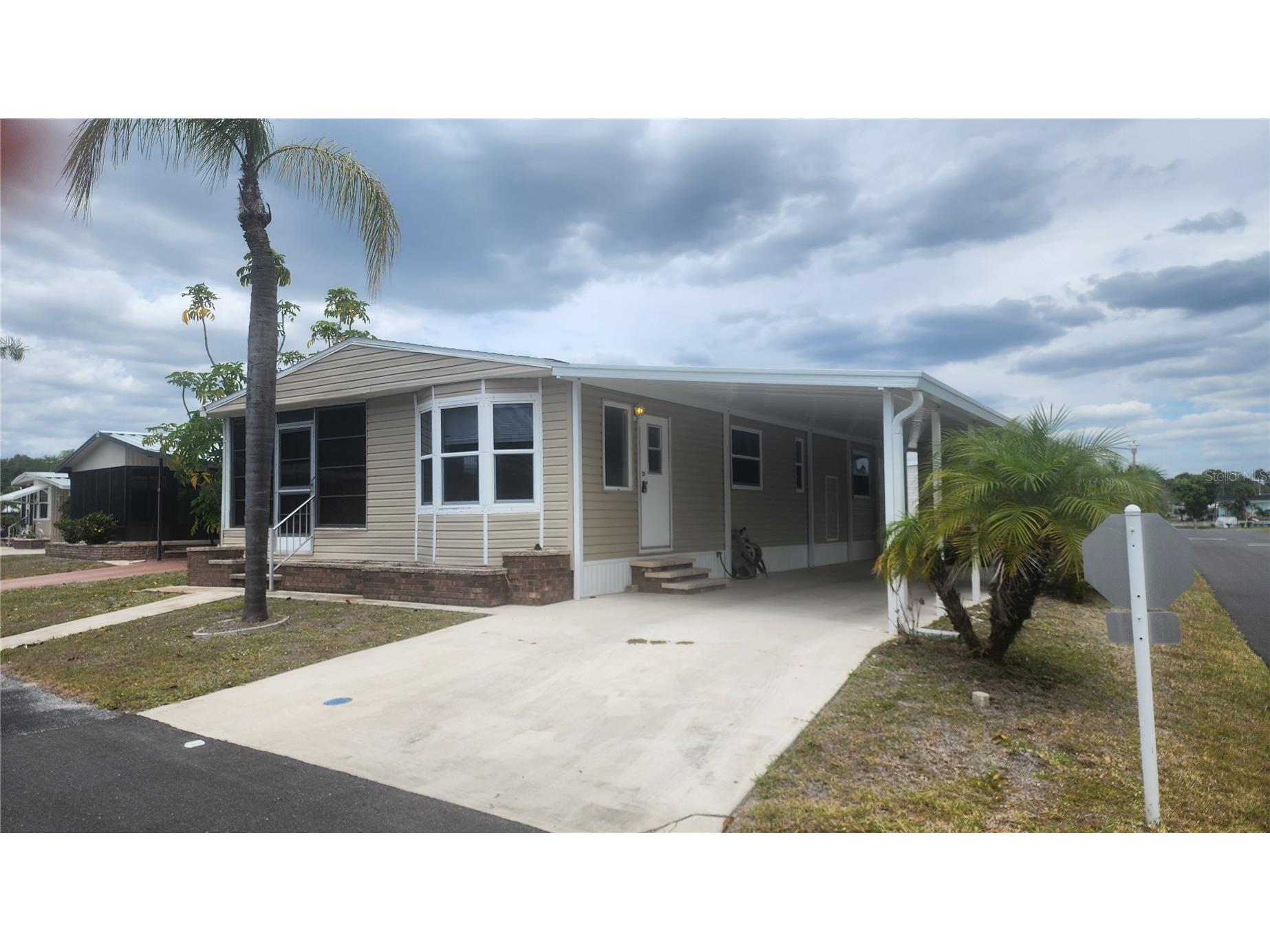 157 N Fiji Circle Englewood FL 34223 A4688132 image1