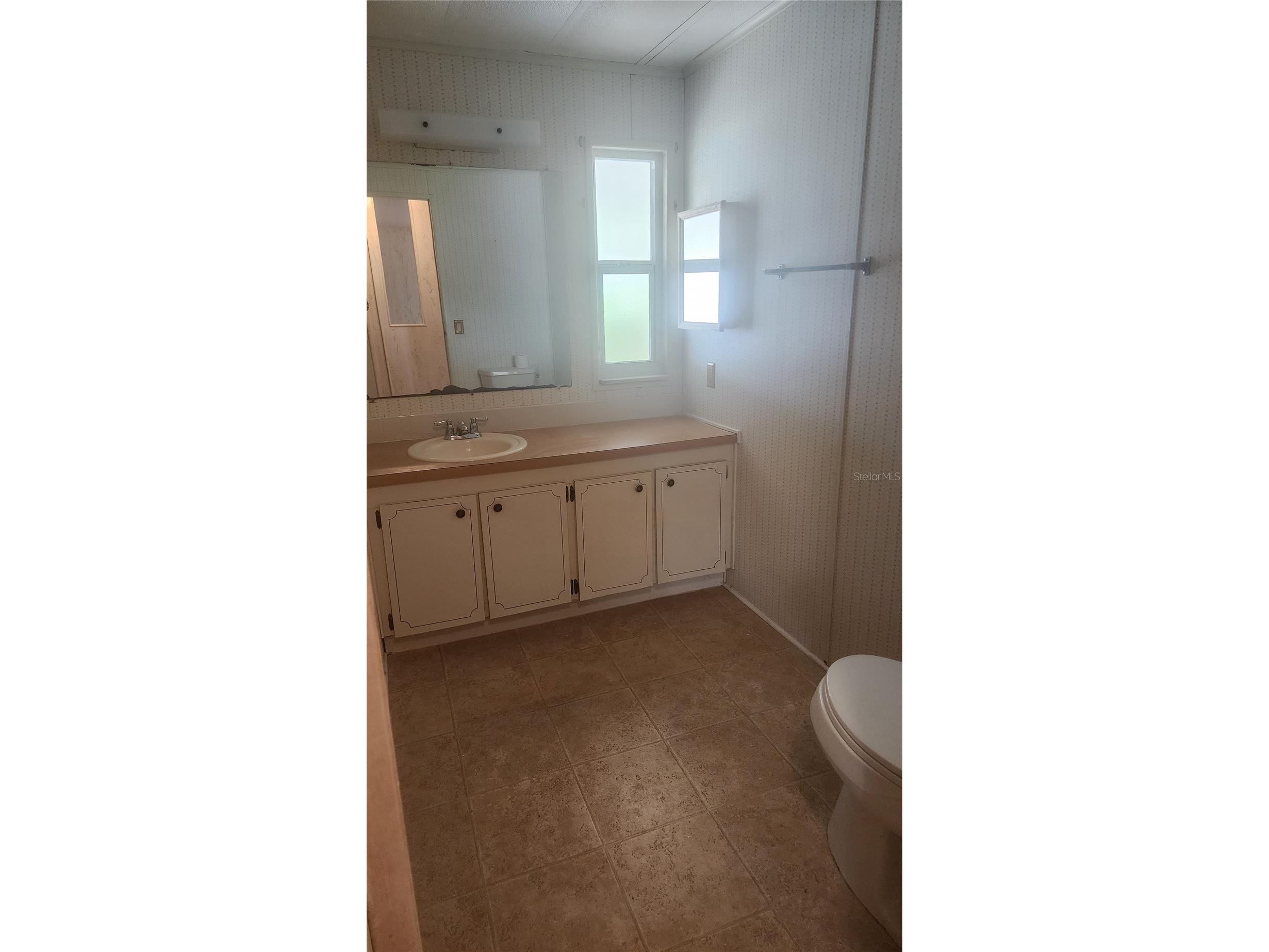 157 N Fiji Circle Englewood FL 34223 A4688132 image44