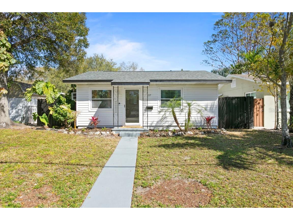 157 SW Lincoln Circle N Saint Petersburg FL 33703 U8236850 image1