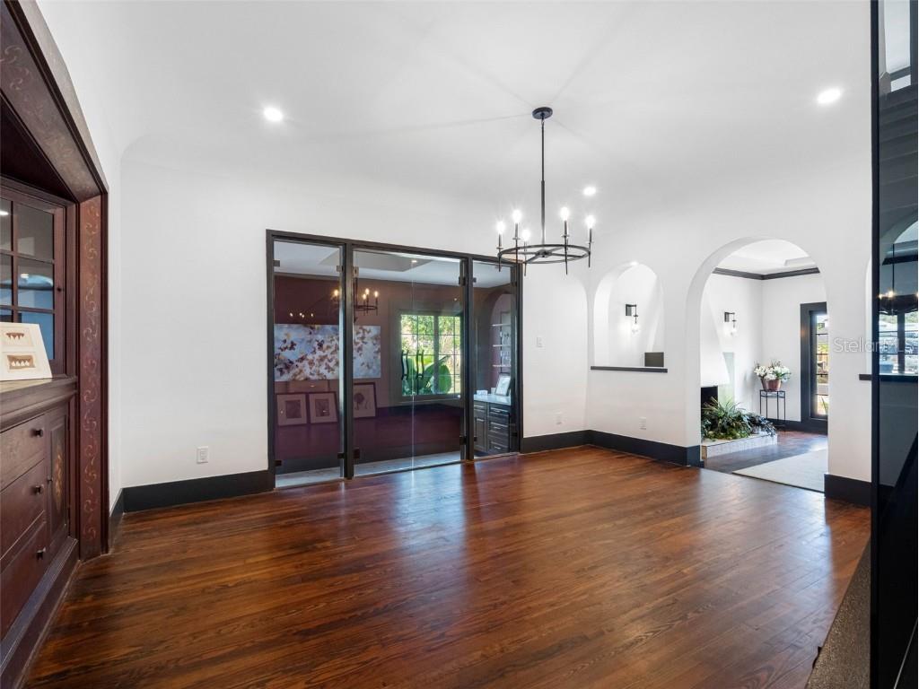 1570 48th Avenue N Saint Petersburg FL 33703 TB8405655 image17