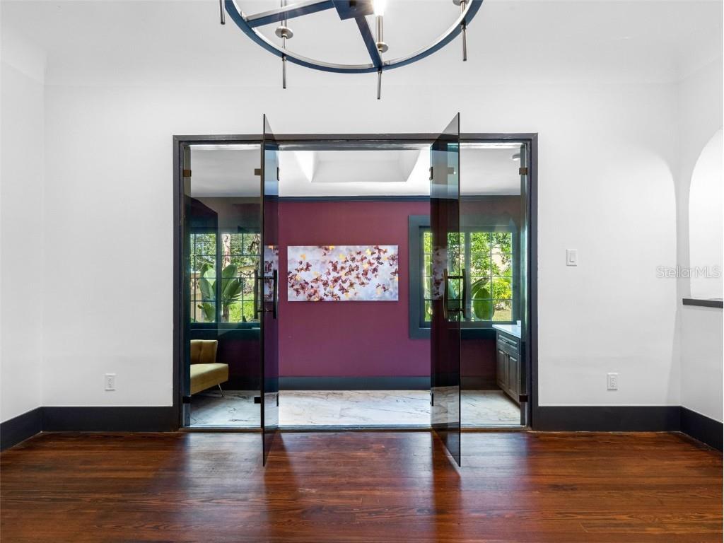 1570 48th Avenue N Saint Petersburg FL 33703 TB8405655 image18