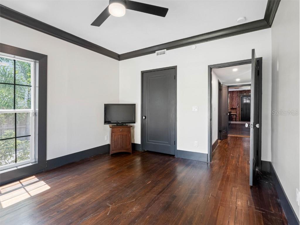 1570 48th Avenue N Saint Petersburg FL 33703 TB8405655 image22