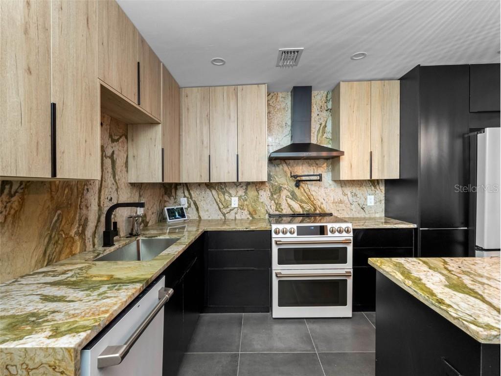 1570 48th Avenue N Saint Petersburg FL 33703 TB8405655 image24