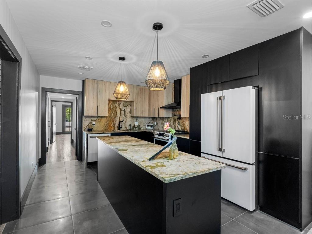 1570 48th Avenue N Saint Petersburg FL 33703 TB8405655 image26