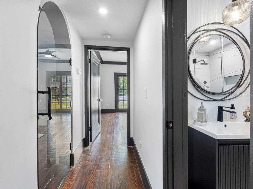 1570 48th Avenue N Saint Petersburg FL 33703 TB8405655 image30