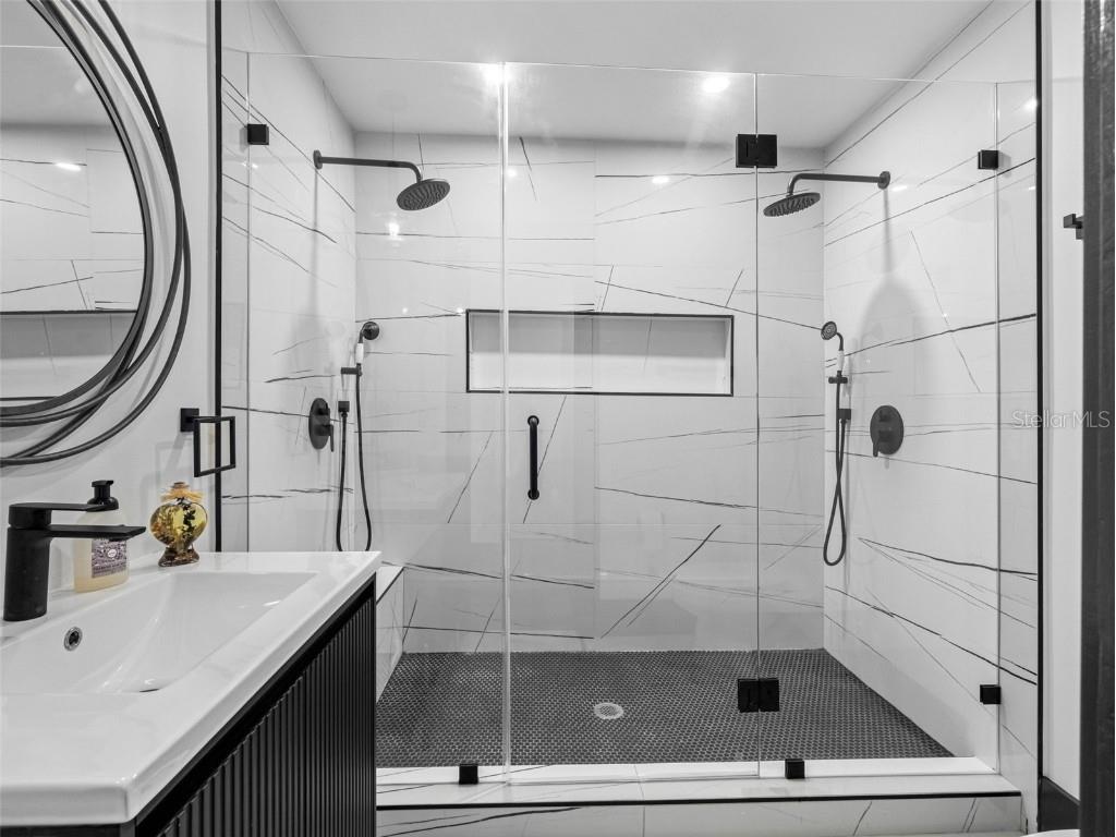 1570 48th Avenue N Saint Petersburg FL 33703 TB8405655 image32