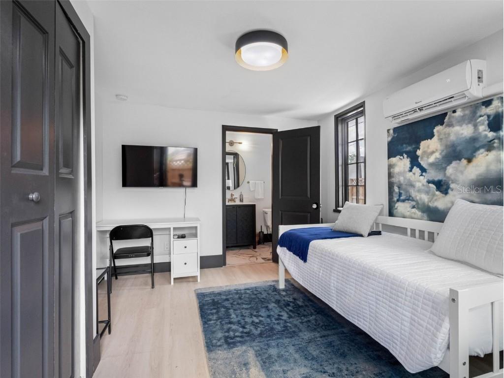 1570 48th Avenue N Saint Petersburg FL 33703 TB8405655 image34