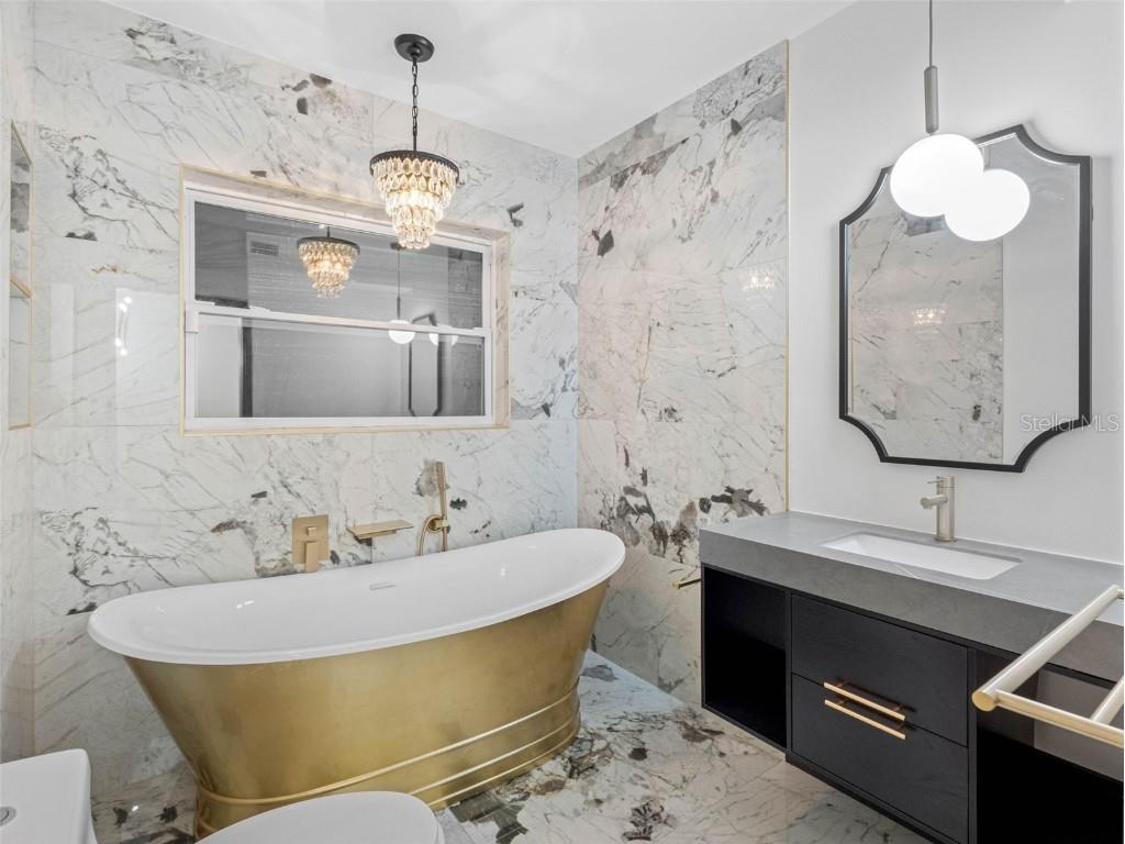 1570 48th Avenue N Saint Petersburg FL 33703 TB8405655 image44