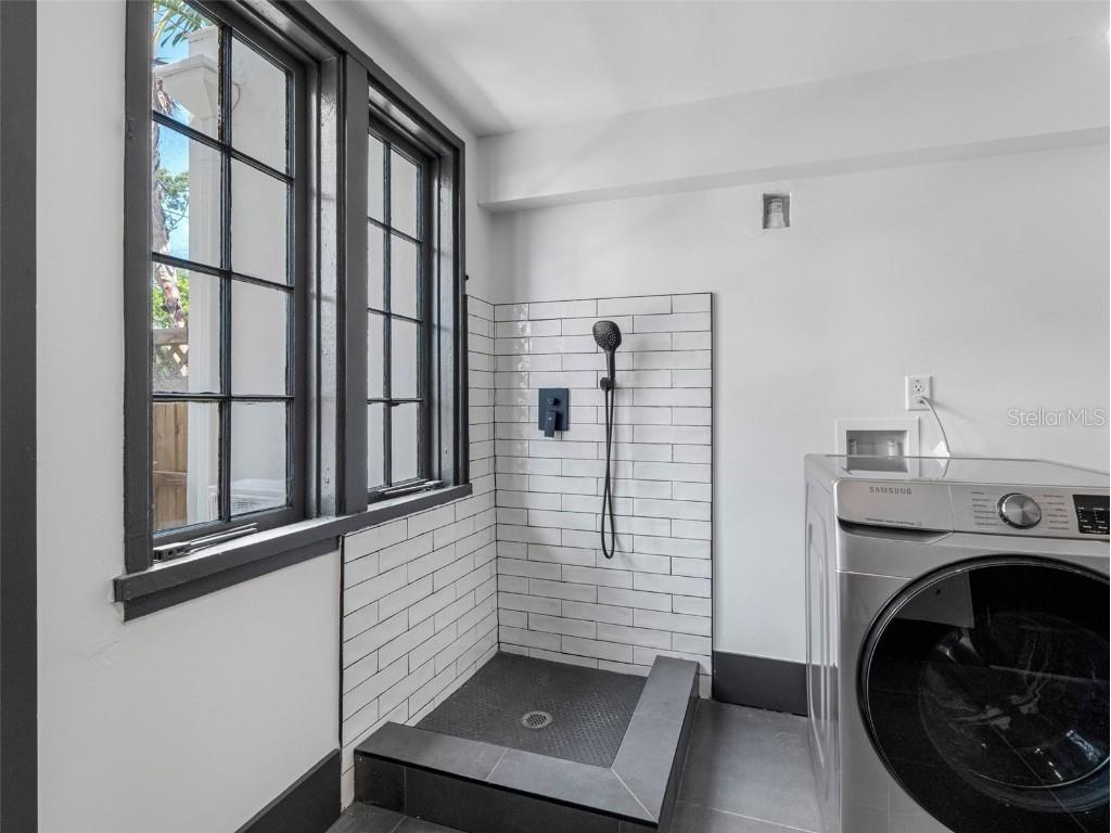 1570 48th Avenue N Saint Petersburg FL 33703 TB8405655 image50