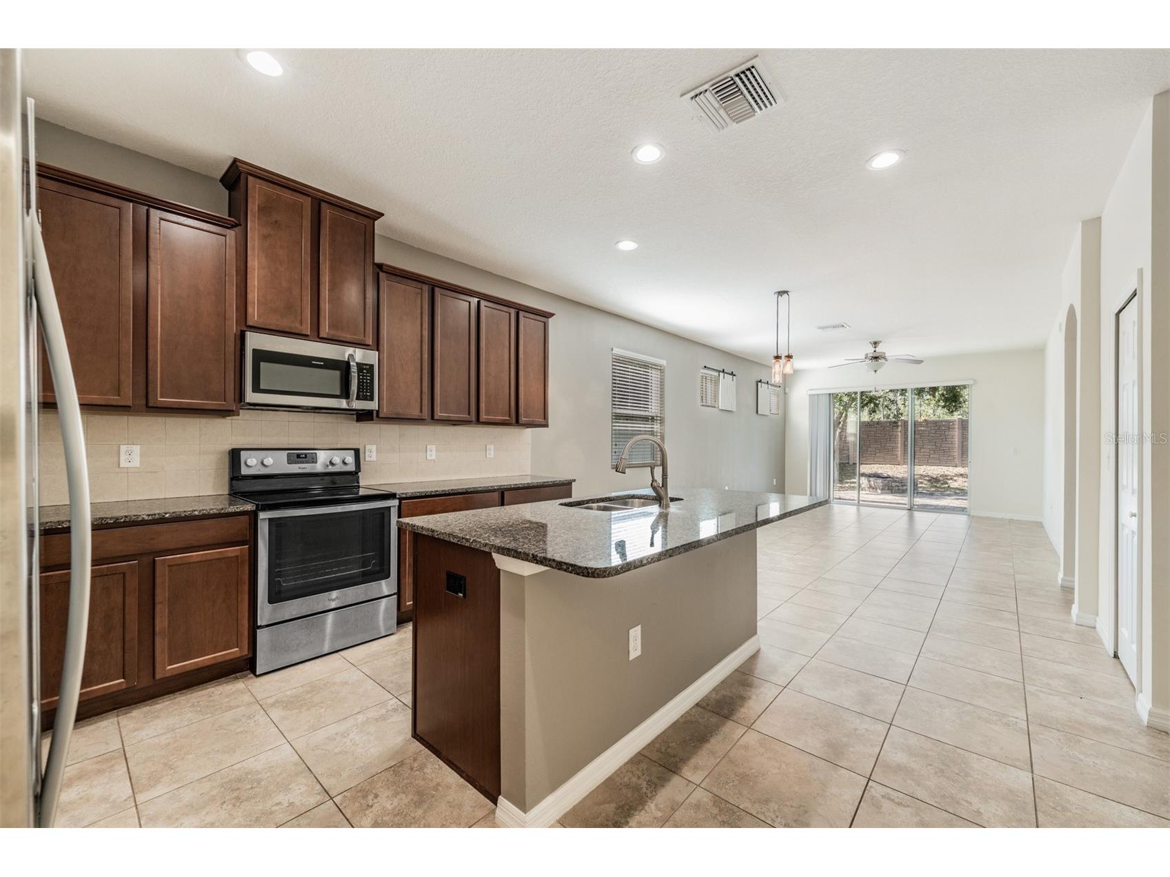 1570 Fox Grape Loop Lutz FL 33558 TB8445287 image3