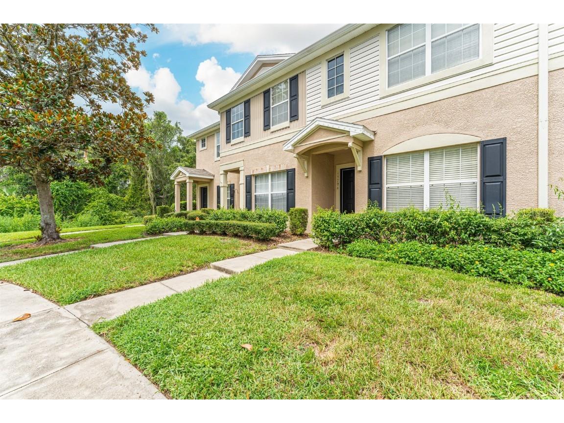 15706 Fishhawk Falls Drive Lithia FL 33547 W7857325 image1