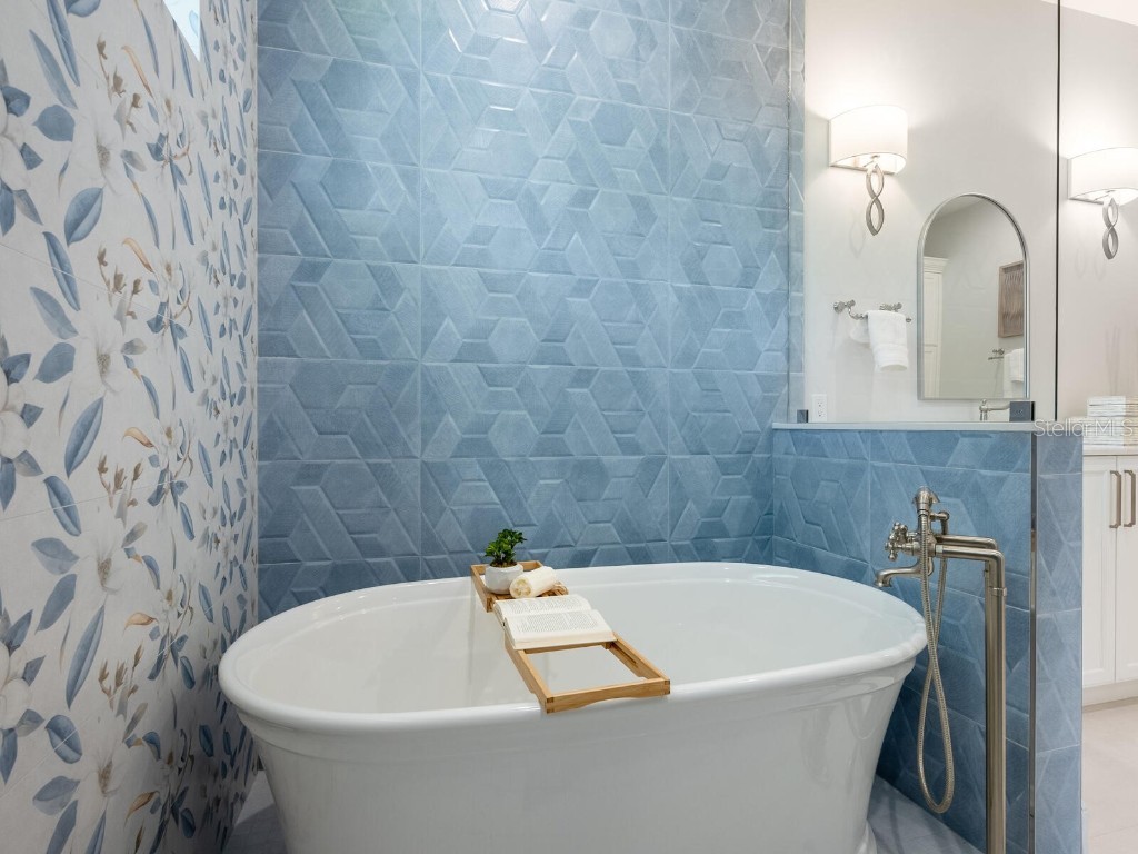 1575 Eastbrook Drive Sarasota FL 34231 - SPRING FED LAKE A4643636 image29