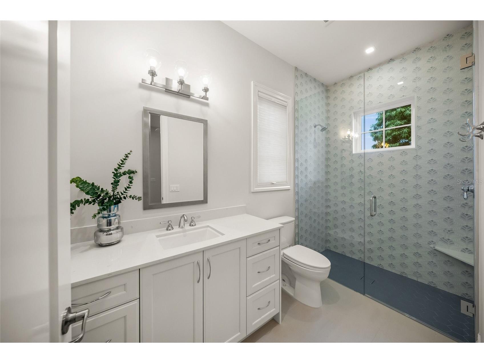 1575 Eastbrook Drive Sarasota FL 34231 - SPRING FED LAKE A4692922 image34