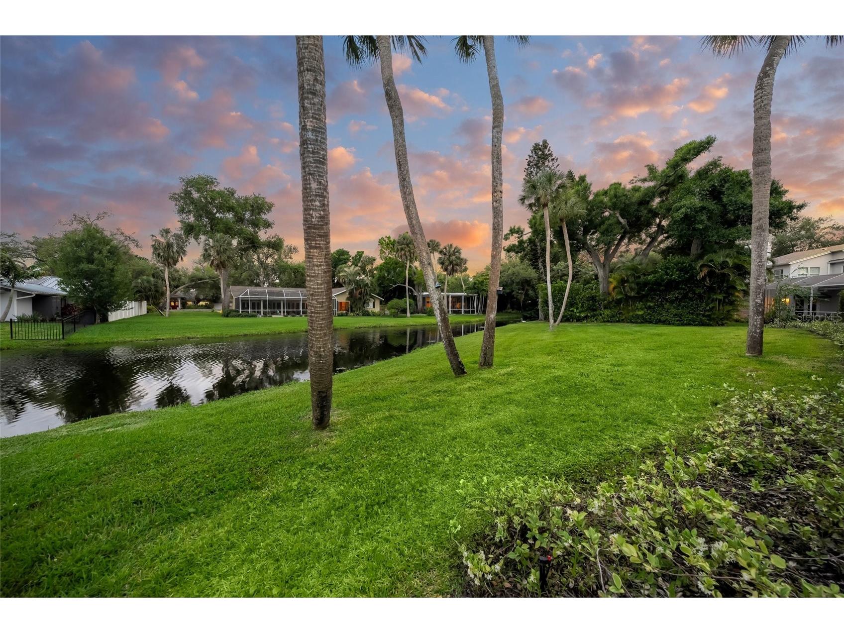 1575 Eastbrook Drive Sarasota FL 34231 - SPRING FED LAKE A4692922 image65
