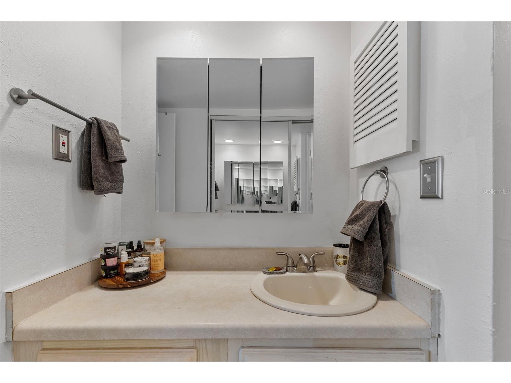 1575 Greenlea Drive #6 Clearwater FL 33755 TB8433856 image23