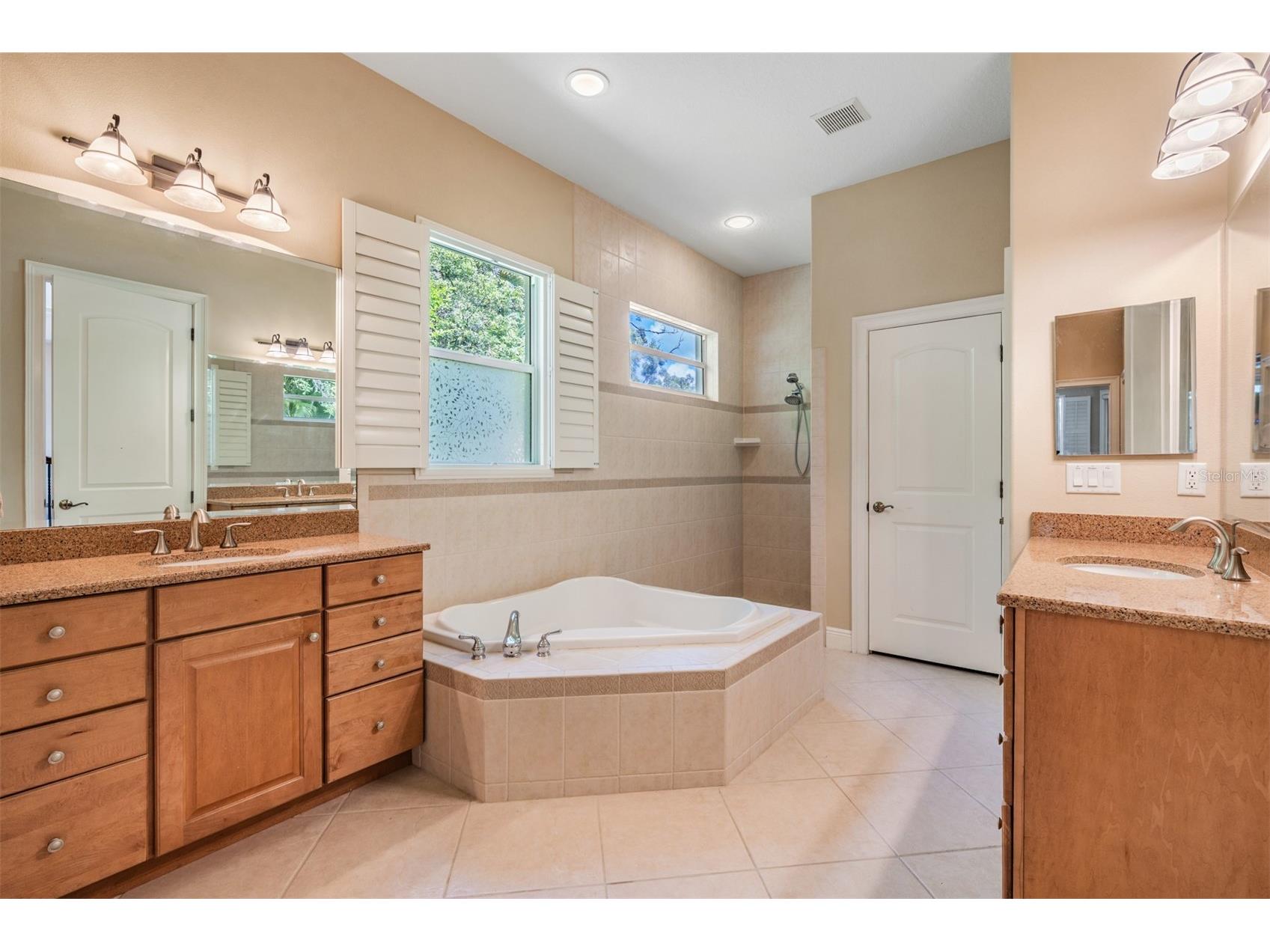 1575 Quail Drive Dunedin FL 34698 TB8502785 image24