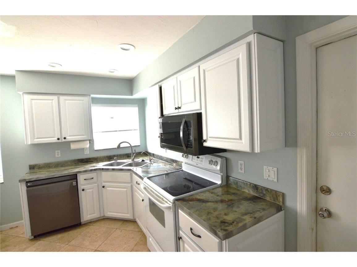 1576 Fawnwood Circle Sarasota FL 34232 N6140061 image7