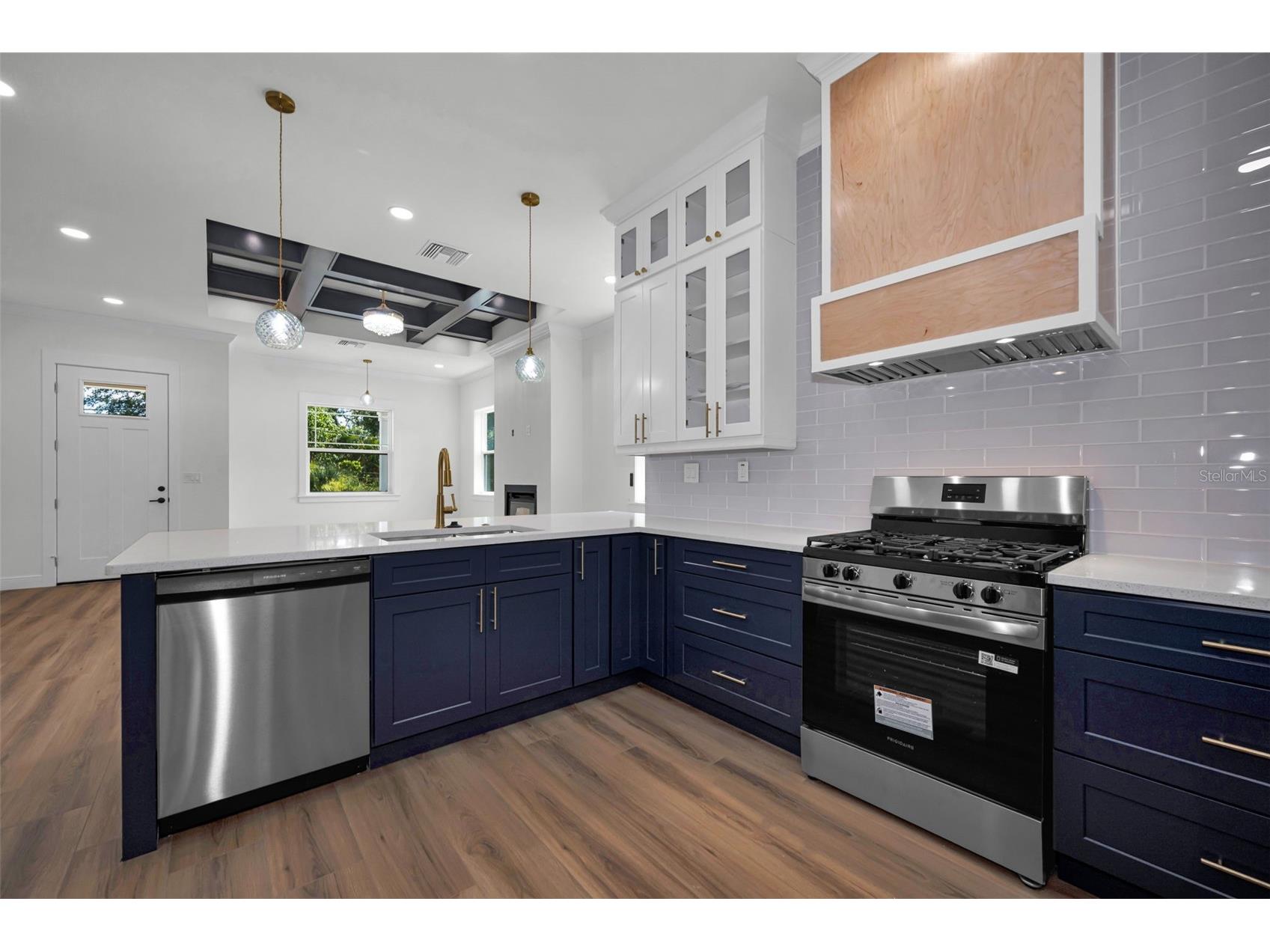 158 E Spruce Street Tarpon Springs FL 34689 W7885076 image26