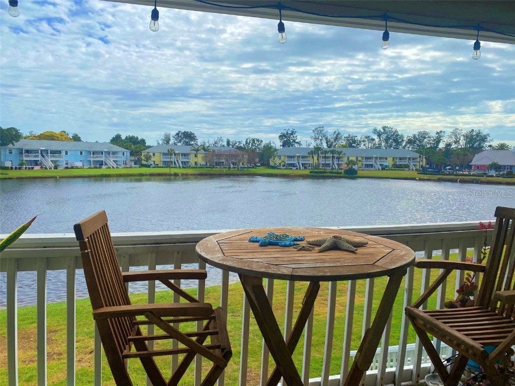 158 Pompano Drive SE #C Saint Petersburg FL 33705 - BIG BAYOU AND BIG BAYOU LAKE U8230766 image1