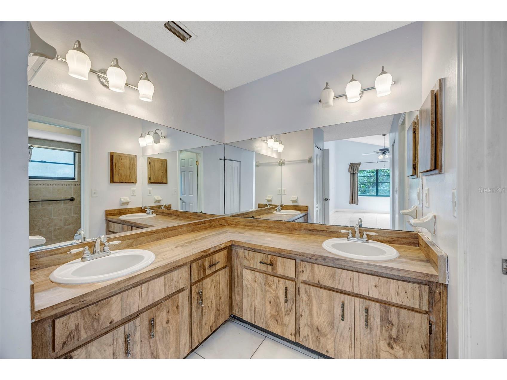 15804 Ironware Place Tampa FL 33624 TB8510171 image27
